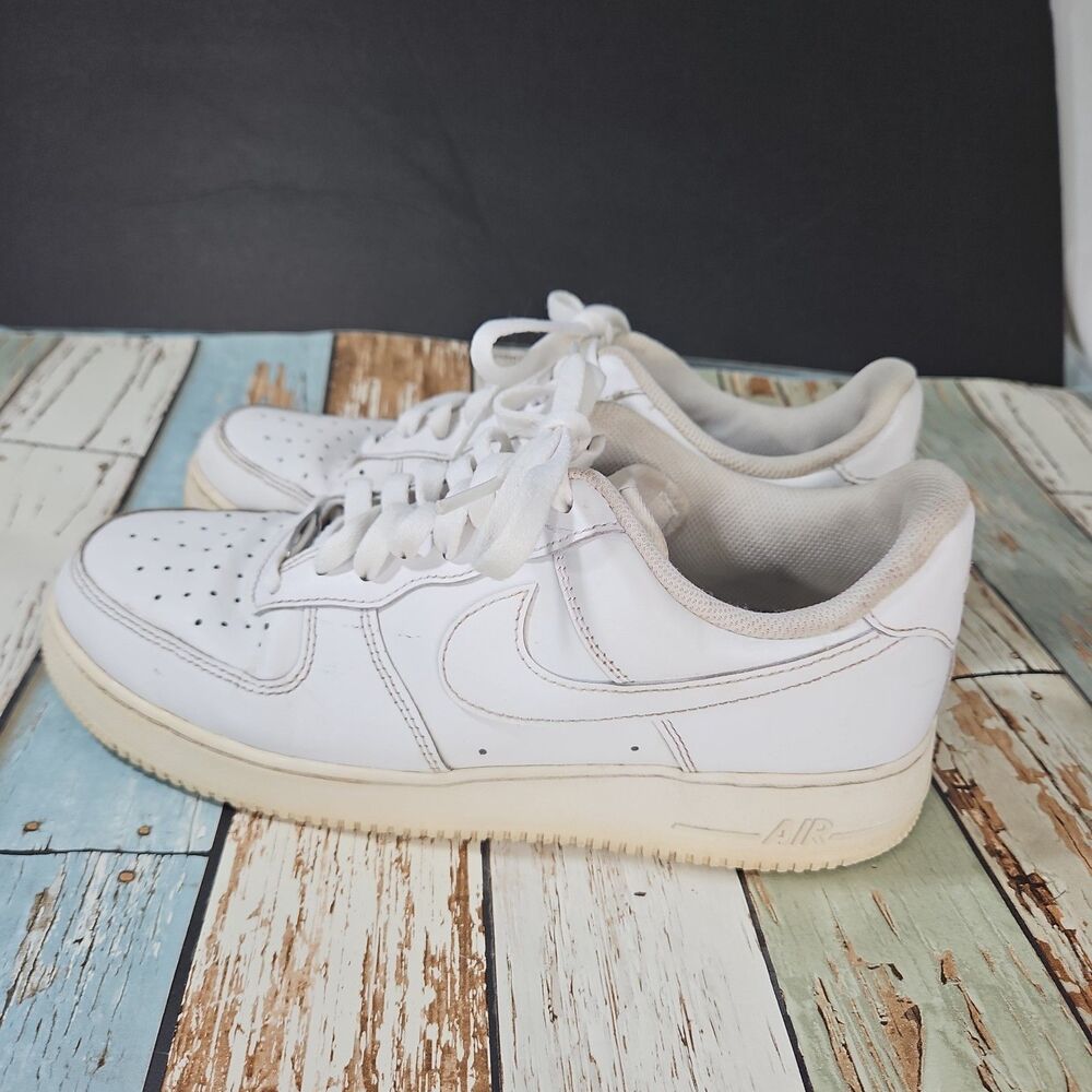 Nike Air Force 1 07 Low Triple White Men's Size 9.5 CW2288-111 AF1 Casual Shoes